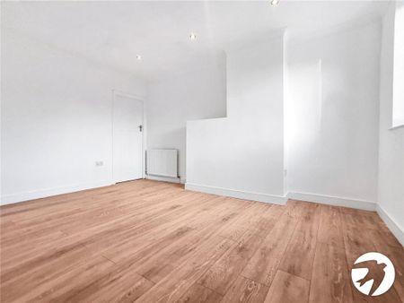 2 bedroom semi-detached house to rent - Photo 4