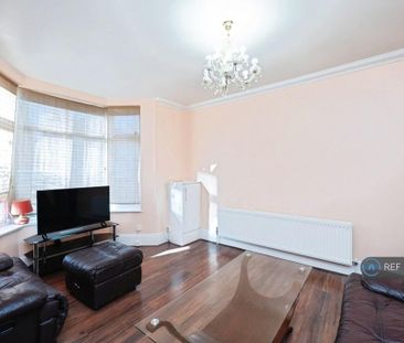 3 bedroom semi-detached house to rent - Photo 3