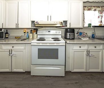 For Lease - 212 Mc Connell Avenue Unit# A (Upper Unit), Cornwall, O... - Photo 1