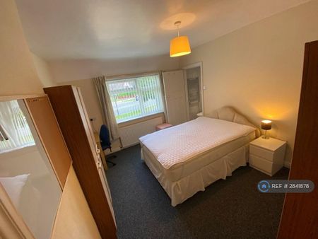 3 bedroom semi-detached house to rent - Photo 2