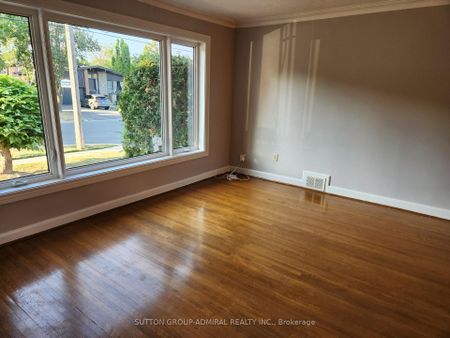 For Lease - 95 Almore Avenue, Toronto, Ontario - Photo 5