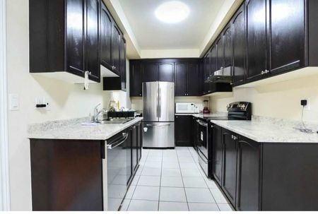 For Lease - 59 Banbridge Crescent, Brampton, Ontario - Photo 2