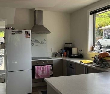 3 Bedroom Home + Double Garage - Photo 5