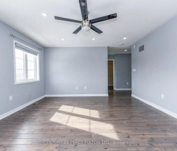 1040 Foxtail Crescent #Main & 2nd - Photo 3