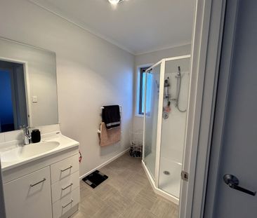 Tasteful on Tamarisk! - Photo 6