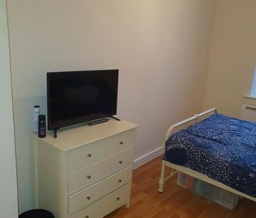 2 bedroom private hall to rent - Photo 3