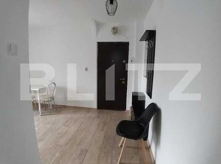 Apartament cu 2 camere, 50 mp, decomandat, zona Golden Tulip - Photo 5