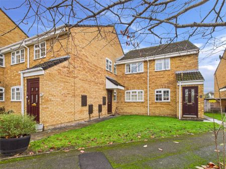 2 bedroom maisonette to rent - Photo 2