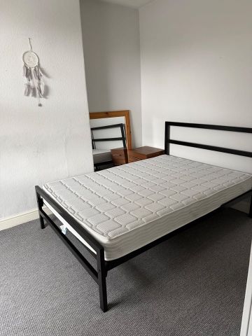 Room in a Shared House, Beechwood View, LS4 - Photo 2