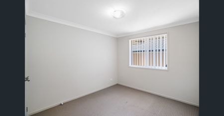 Modern 4 Bedroom Home - Photo 4