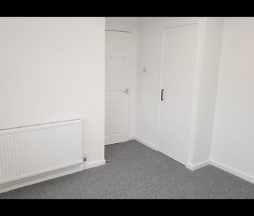 3 Bed Semi-Detached House, Four Acres, BS13 - Photo 2