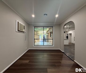 Beautifully Renovated Three-bedroom Home - Photo 2