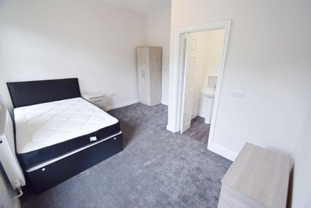 1 bedroom in a house share to rent - Photo 2