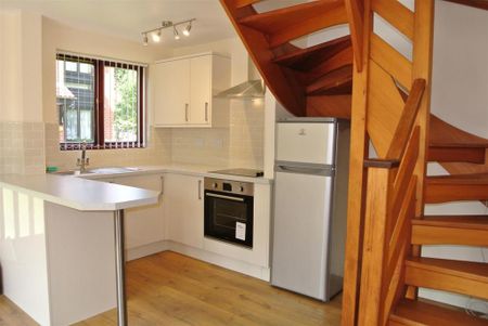 1 bedroom end of terrace house to rent - Photo 2