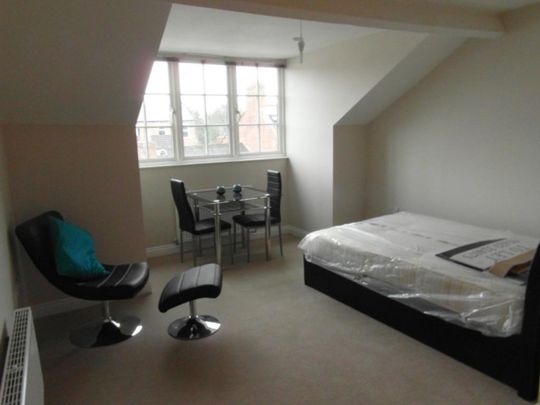 1 bedroom Flat To Let - Photo 1