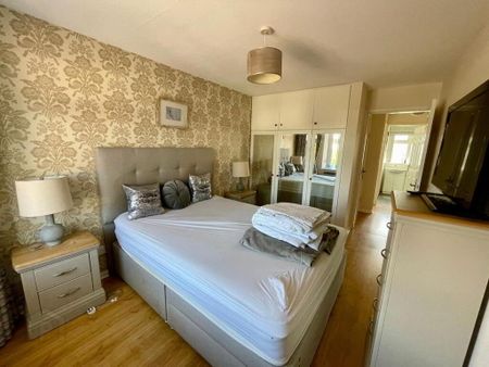 22 Cregagh Court, Belfast, BT6 9PS - Photo 2