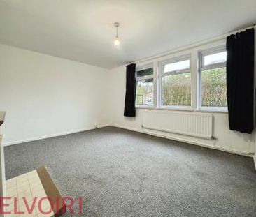 Cheltenham Grove, Silverdale, ST5 - Photo 1