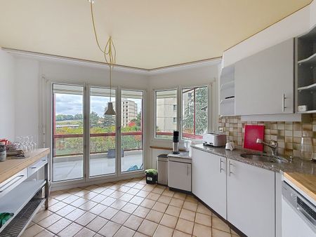 4½ PIÈCES - Au calme avec un balcon - Photo 2