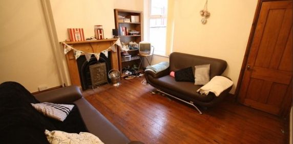 3 Bed - Barclay Street, Leicester, - Photo 2