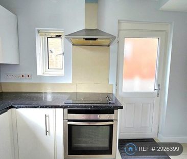 3 bedroom end of terrace house to rent - Photo 6