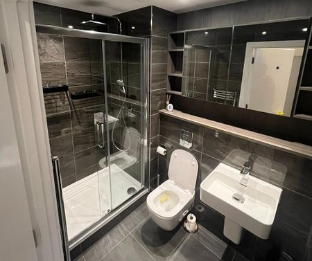 2 Bed Flat, Blade Tower, M15 - Photo 5