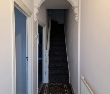 2 bedroom end of terrace house to rent - Photo 5