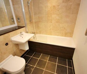 The Quays, Salford, M50 - Photo 4