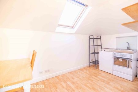 FLAT 4, 33, Portland Street - Photo 4