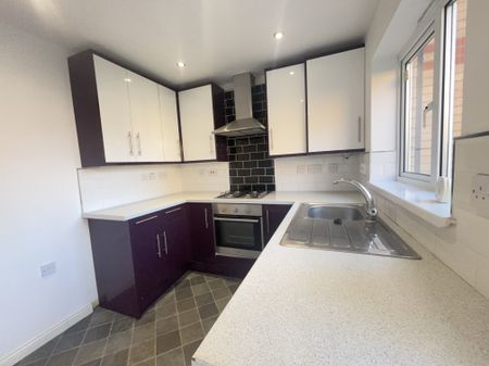Ajax Close, Rugby - Photo 5