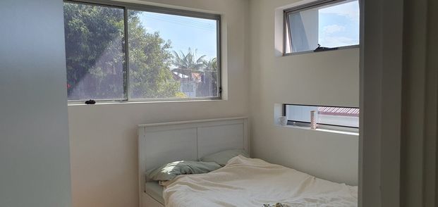 Holland Park West - Photo 1