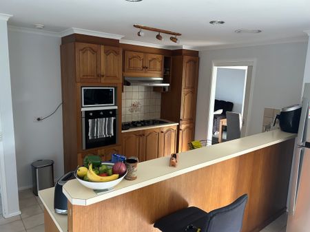 Narre Warren - Photo 3