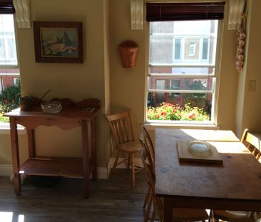 For Lease - 13 Portneuf Court, Toronto, Ontario - Photo 3