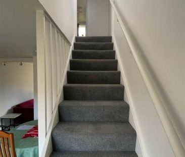 Close to Town - Photo 3