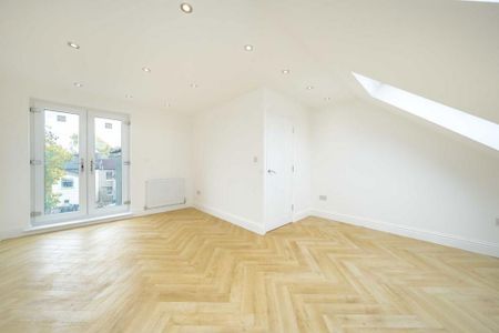 3 bedroom flat to rent - Photo 2