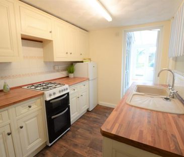 2 bedroom terraced house to rent - Photo 6