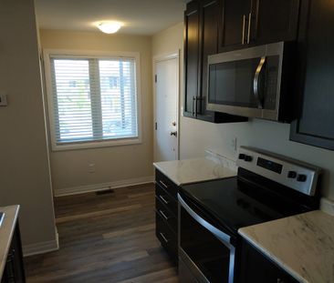 For Lease - 440 Via Verona Avenue Unit# D, Barrhaven, Ontario - Photo 6