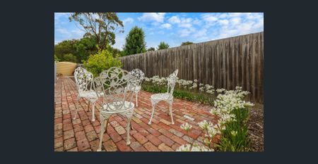 2 Bedroom Cottage in Bushfield - Photo 3