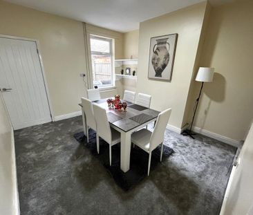 2 bedroom end of terrace house to rent - Photo 2