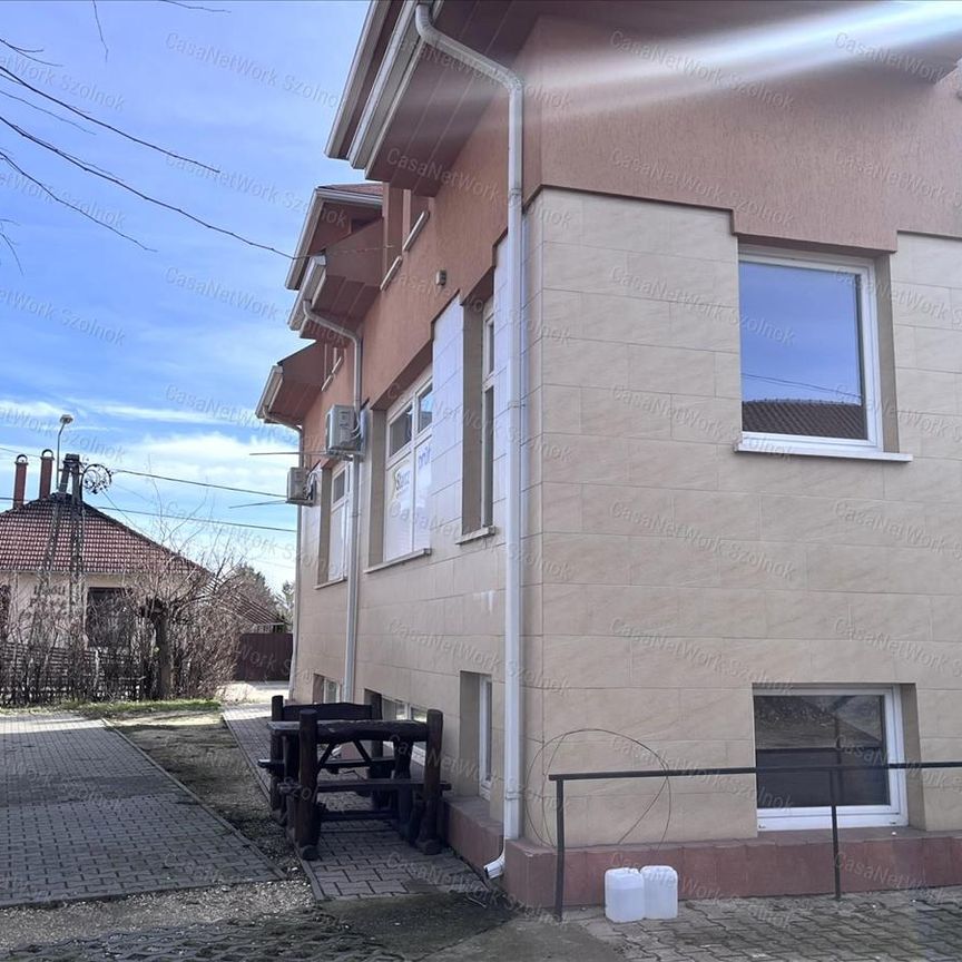 Kiadó jó állapotú lakás - Szolnok - Photo 1