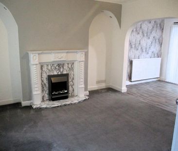 3 bedroom end of terrace house to rent - Photo 1