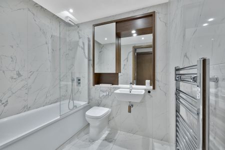 A beautifully designed oasis in the heart of the city - Photo 5