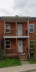 Grand 8 1/2 avec 4 chambres Saint-Jerome - Photo 4