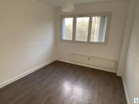 Location Appartement 6 pièces 105m² CANTELEU 76380 - Photo 3