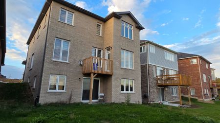 For Lease - 668 Lemay Grove, Peterborough, Ontario - Photo 3