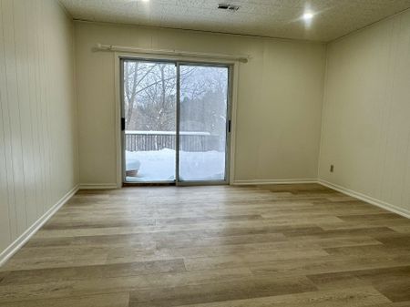 For Lease - 52 Landfair Crescent Unit# Lower Level - WalkOut, Toronto, Ontario - Photo 2