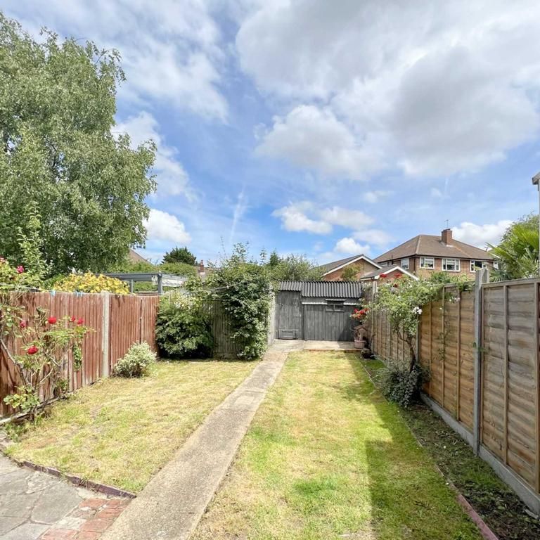 3 bedroom semi-detached house to rent - Photo 1