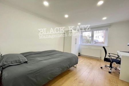 3 bedroom ground floor flat to rent - Photo 4