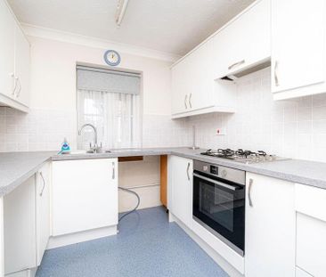 3 bedroom link detached house to rent - Photo 5