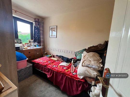 2 bedroom end of terrace house to rent - Photo 1