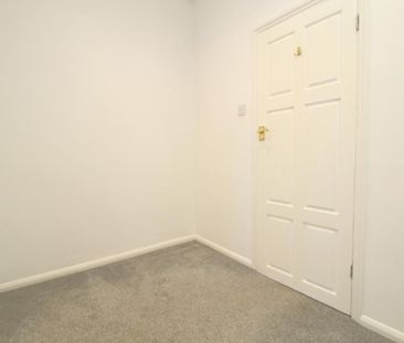 2 bedroom end of terrace house to rent - Photo 6